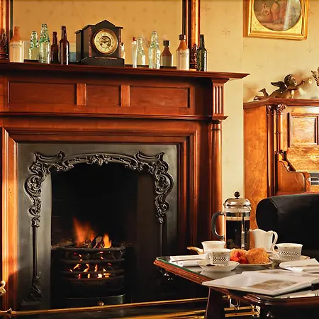 Πανσιόν Emlagh House