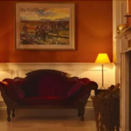 Emlagh House Ντίνγκλε