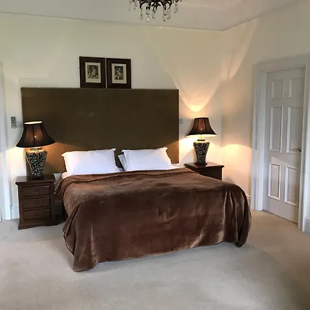 Emlagh House Πανσιόν Ντίνγκλε