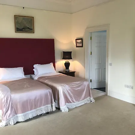 Emlagh House 5* Ντίνγκλε