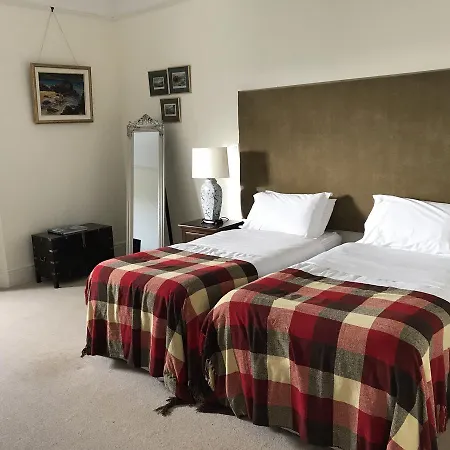 Πανσιόν Emlagh House Ντίνγκλε