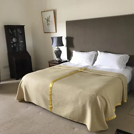 Emlagh House 5* Ντίνγκλε