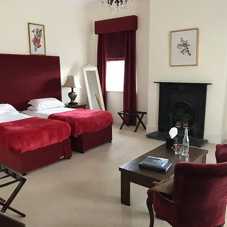 Emlagh House 5* Ντίνγκλε