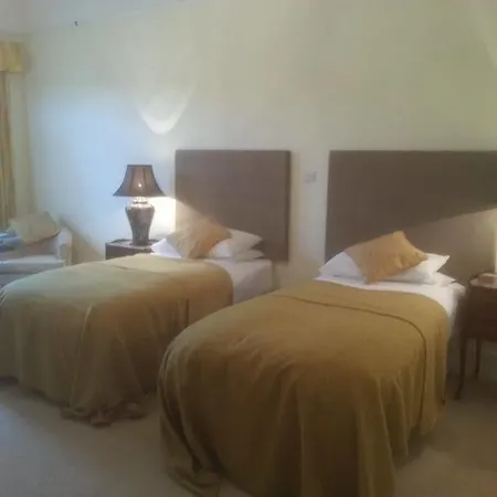 Πανσιόν Emlagh House