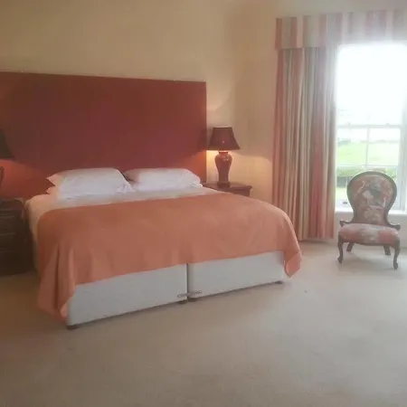 Emlagh House 5* Ντίνγκλε