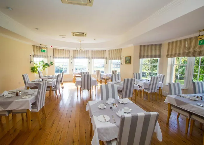 Emlagh House 게스트하우스 딩글