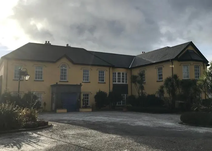 Emlagh House 게스트하우스 딩글